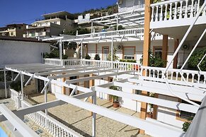 Qeparo Napolon Complex