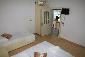 Qeparo Napolon Complex