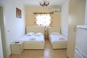 Qeparo Napolon Complex