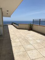 La nave sul mare di Taormina B&B