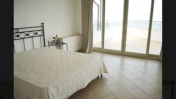 La nave sul mare di Taormina B&B