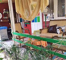 Side Tuana Garden Home