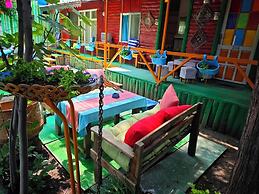 Side Tuana Garden Home