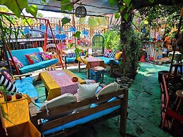Side Tuana Garden Home