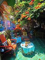 Side Tuana Garden Home