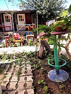 Side Tuana Garden Home