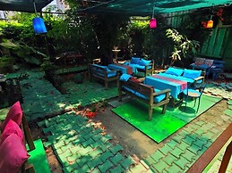 Side Tuana Garden Home