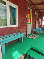 Side Tuana Garden Home