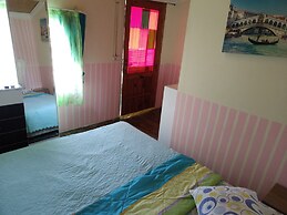 Side Tuana Garden Home