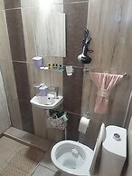 Side Tuana Garden Home