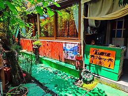 Side Tuana Garden Home
