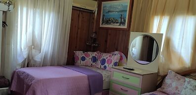 Side Tuana Garden Home