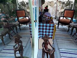 Side Tuana Garden Home