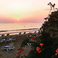 Side Tuana Garden Home