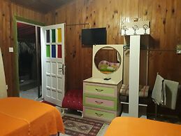 Side Tuana Garden Home