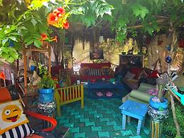Side Tuana Garden Home