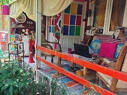 Side Tuana Garden Home