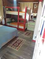 Side Tuana Garden Home