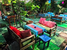 Side Tuana Garden Home