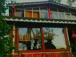 Side Tuana Garden Home