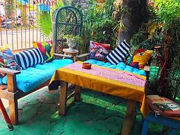 Side Tuana Garden Home