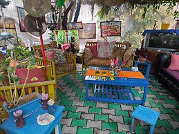 Side Tuana Garden Home