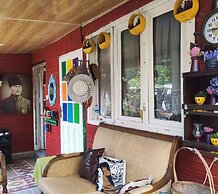 Side Tuana Garden Home