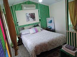 Side Tuana Garden Home