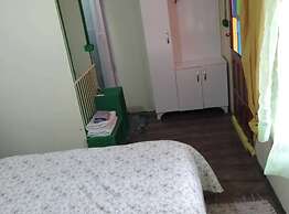 Side Tuana Garden Home