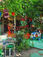 Side Tuana Garden Home