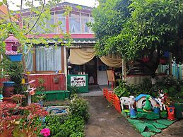 Side Tuana Garden Home