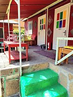 Side Tuana Garden Home