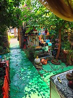 Side Tuana Garden Home