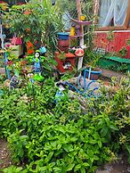 Side Tuana Garden Home