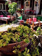 Side Tuana Garden Home