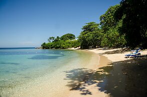 Tropics at Little Bay Country Club