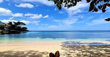 Tropics at Little Bay Country Club