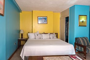 Deluxe Turtle Towers Apartments