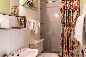 Deluxe Turtle Towers Apartments