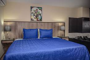 The 9's Aparta Hotel