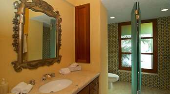 Casa Brooks  by Cabo Platinum