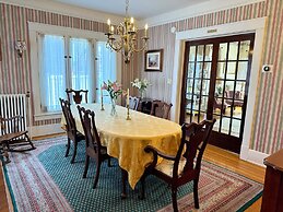 Grand Colonial B&B
