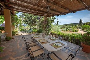 Beautiful mini eco farmhouse