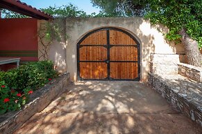 Beautiful mini eco farmhouse