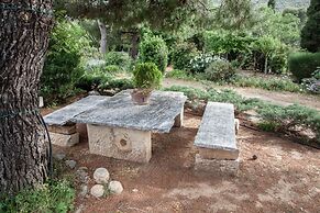 Beautiful mini eco farmhouse