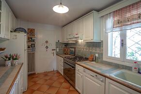 Beautiful mini eco farmhouse