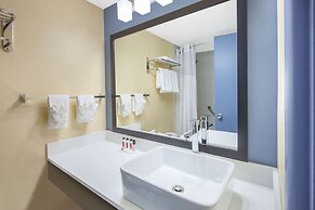 Days Inn & Suites Grand Rapids Near Downtown