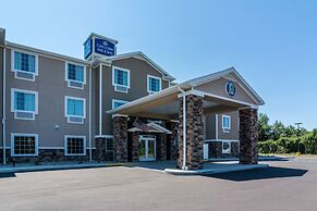 Cobblestone Hotel & Suites - Hutchinson