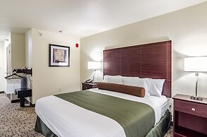 Cobblestone Hotel & Suites - Hutchinson
