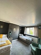 Airport Garden Rooms